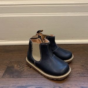 Kavat European made “Nymolla” Chelsea boots